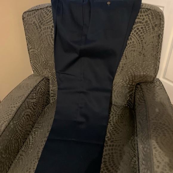 Haggar Mens Classic Fit Premium Khaki, 40x30, Pleated, Premium No Iron - Picture 13 of 13